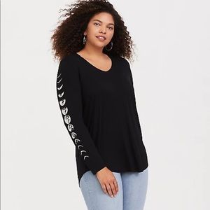 TORRID SUPER SOFT BLACK MOON SLEEVE HOODIE